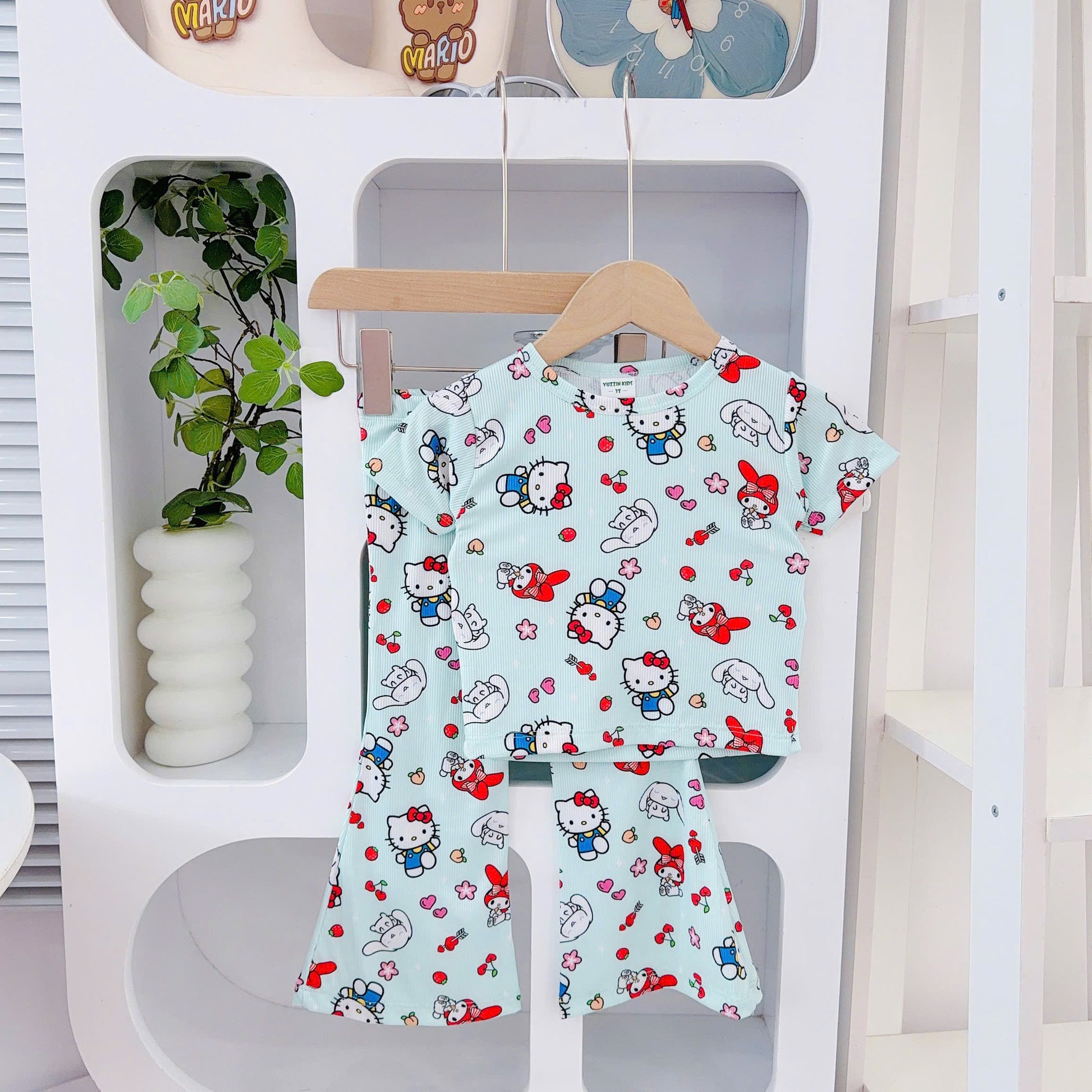 Yuzzin Girls Pyjamas Set