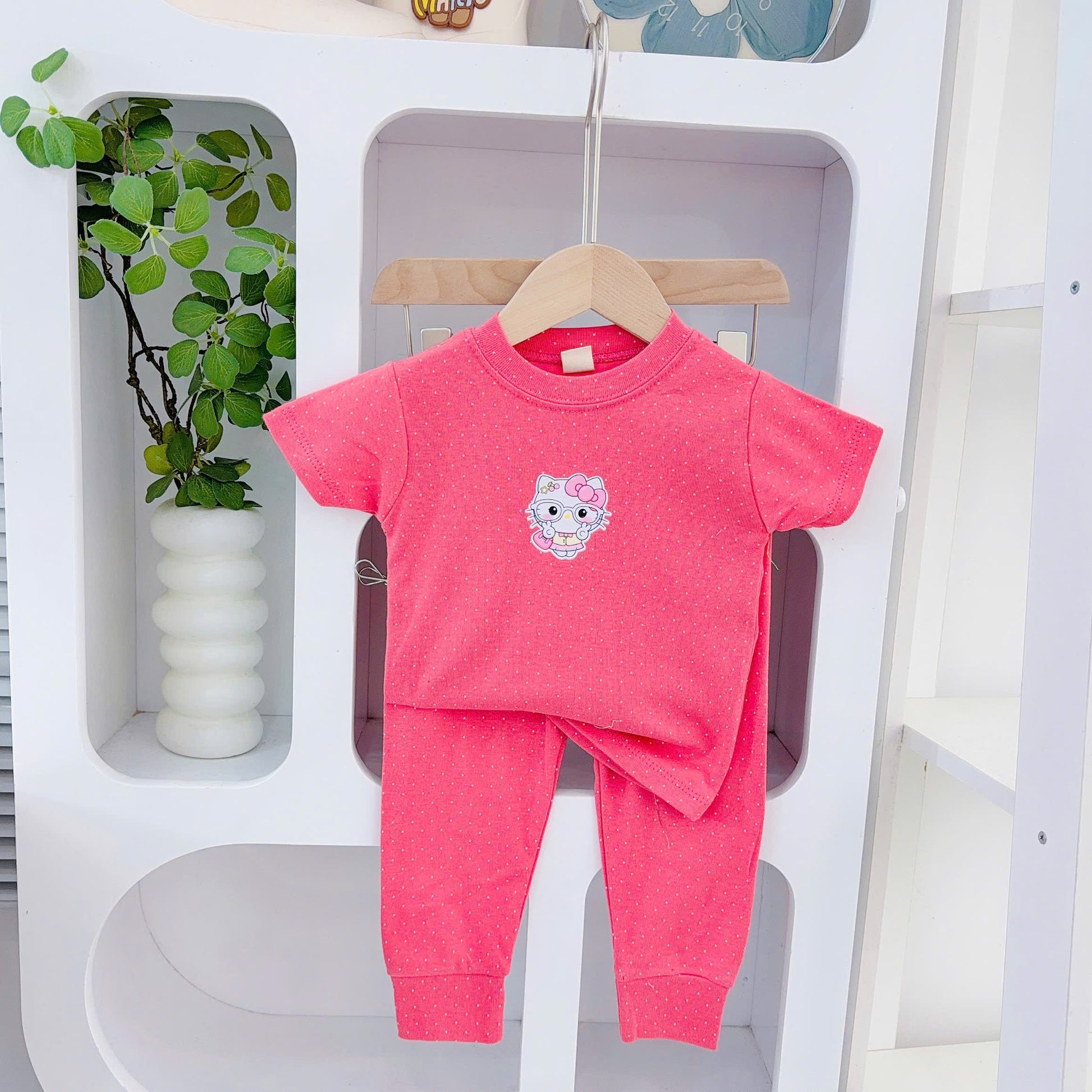 Short Sleeves Pyjamas With Embroidery