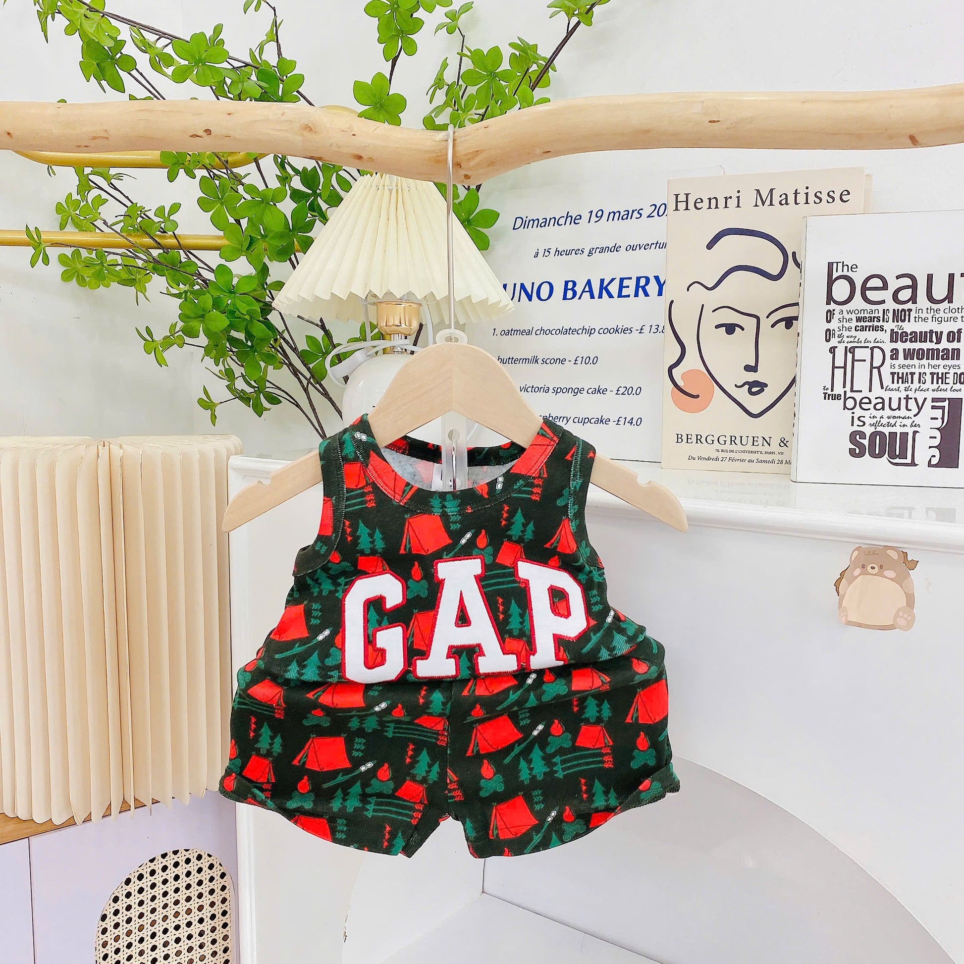 Sleeveless Gap Embroidery Playset