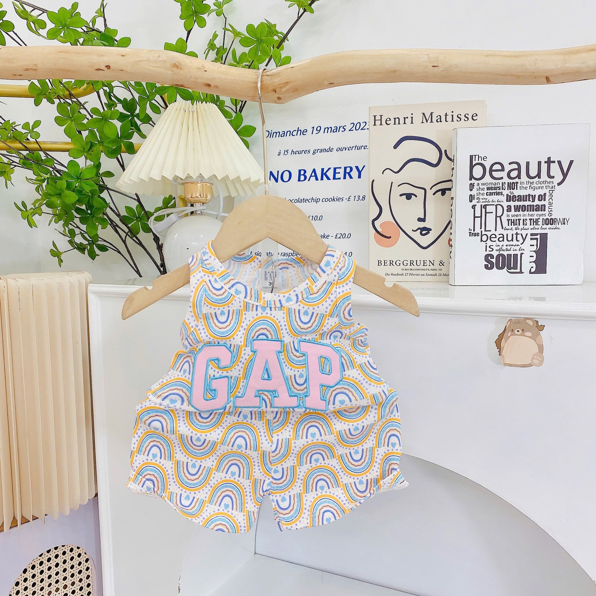 Sleeveless Gap Embroidery Playset