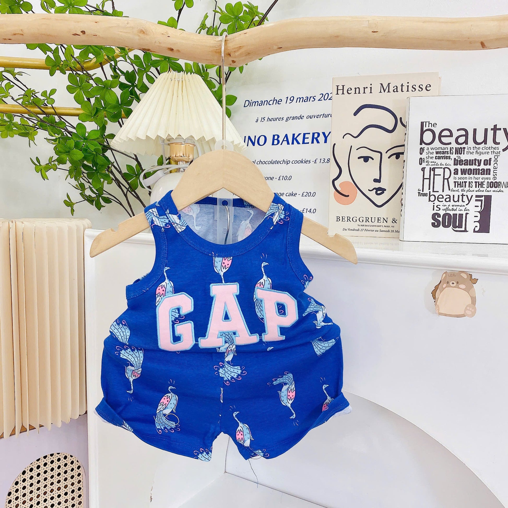 Sleeveless Gap Embroidery Playset