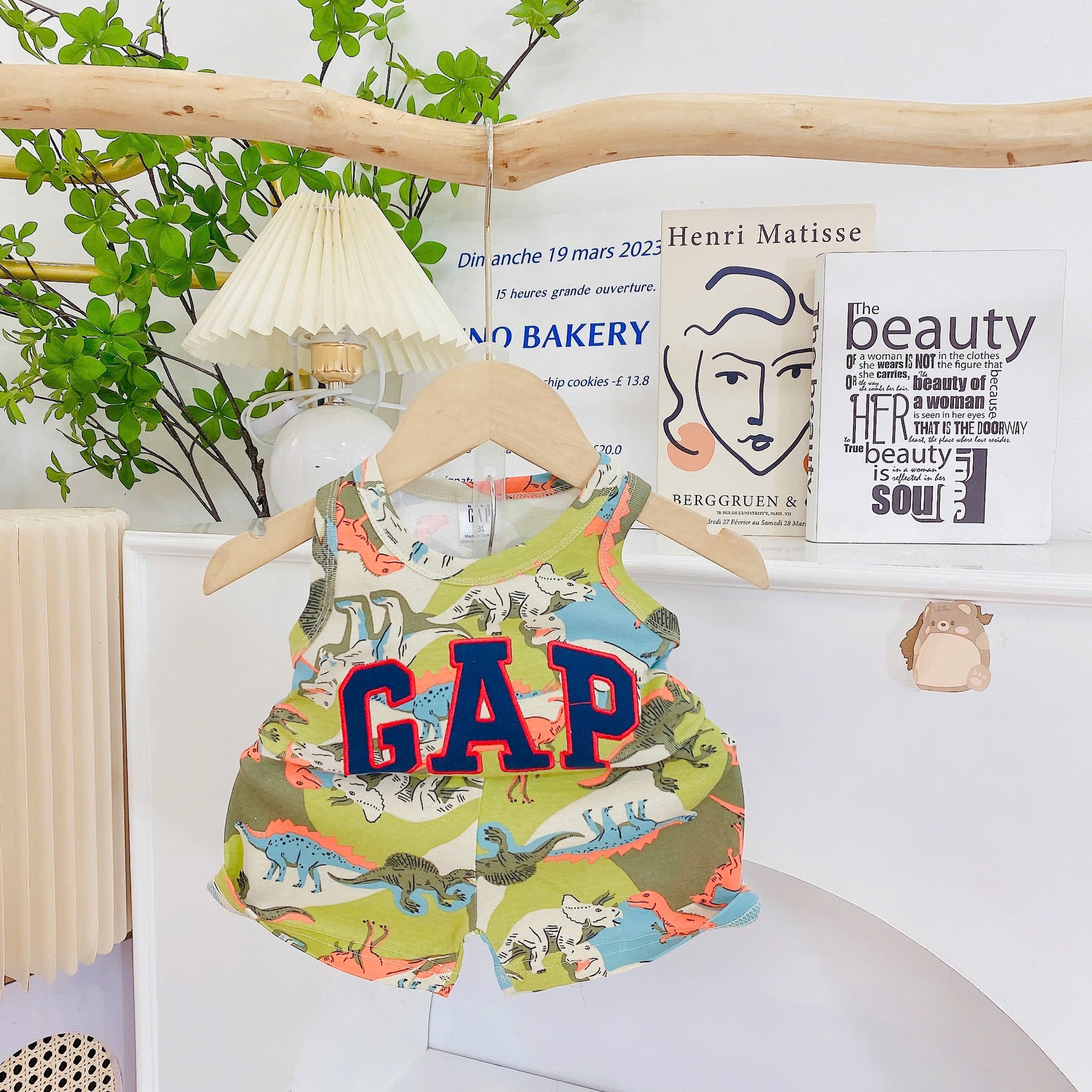 Sleeveless Gap Embroidery Playset