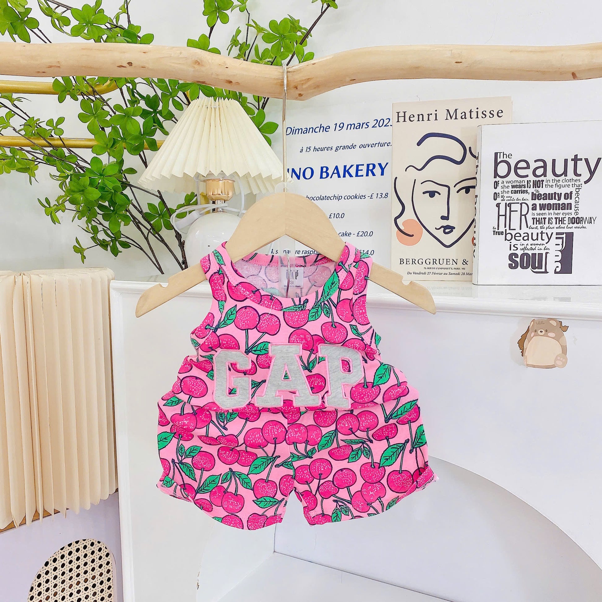 Sleeveless Gap Embroidery Playset