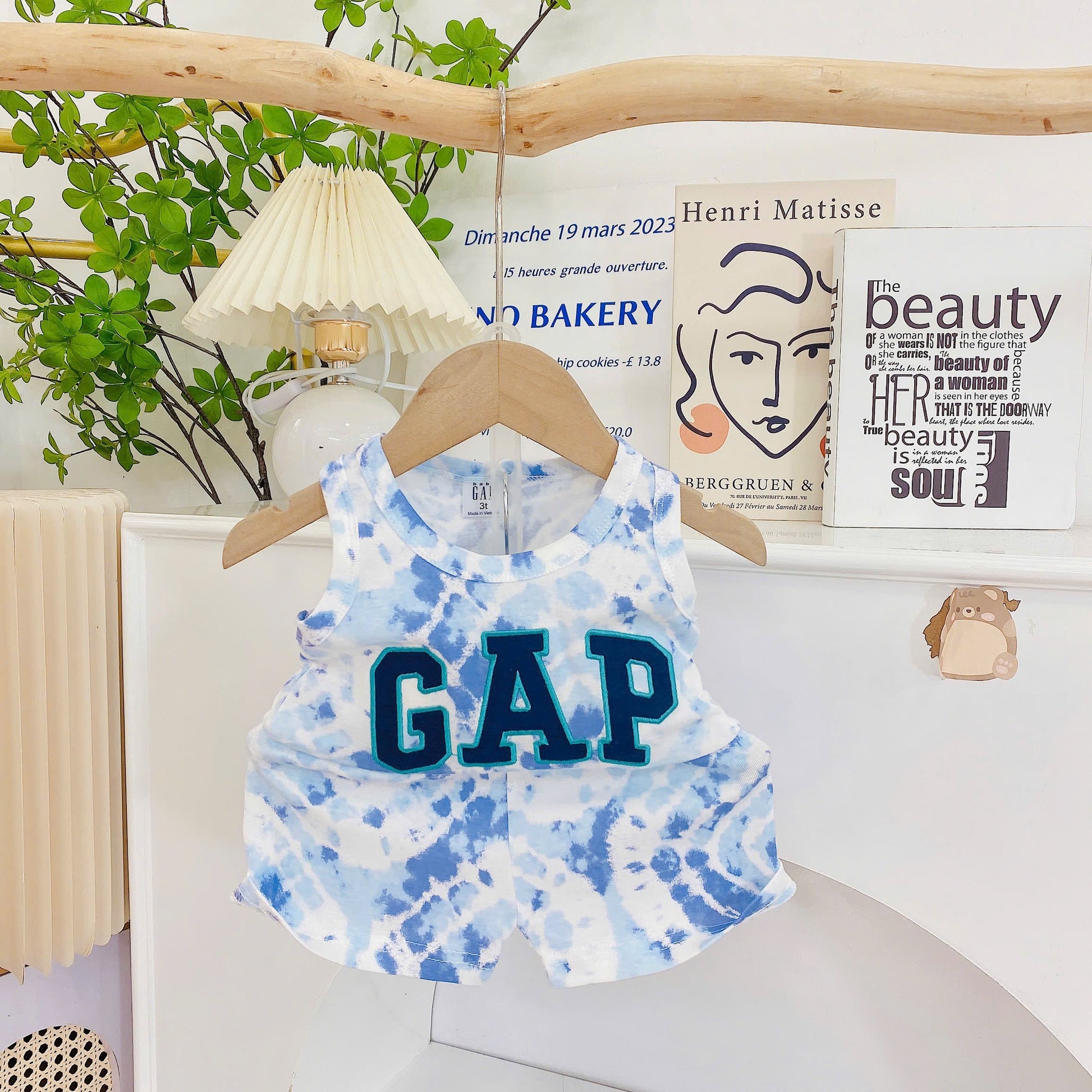 Sleeveless Gap Embroidery Playset