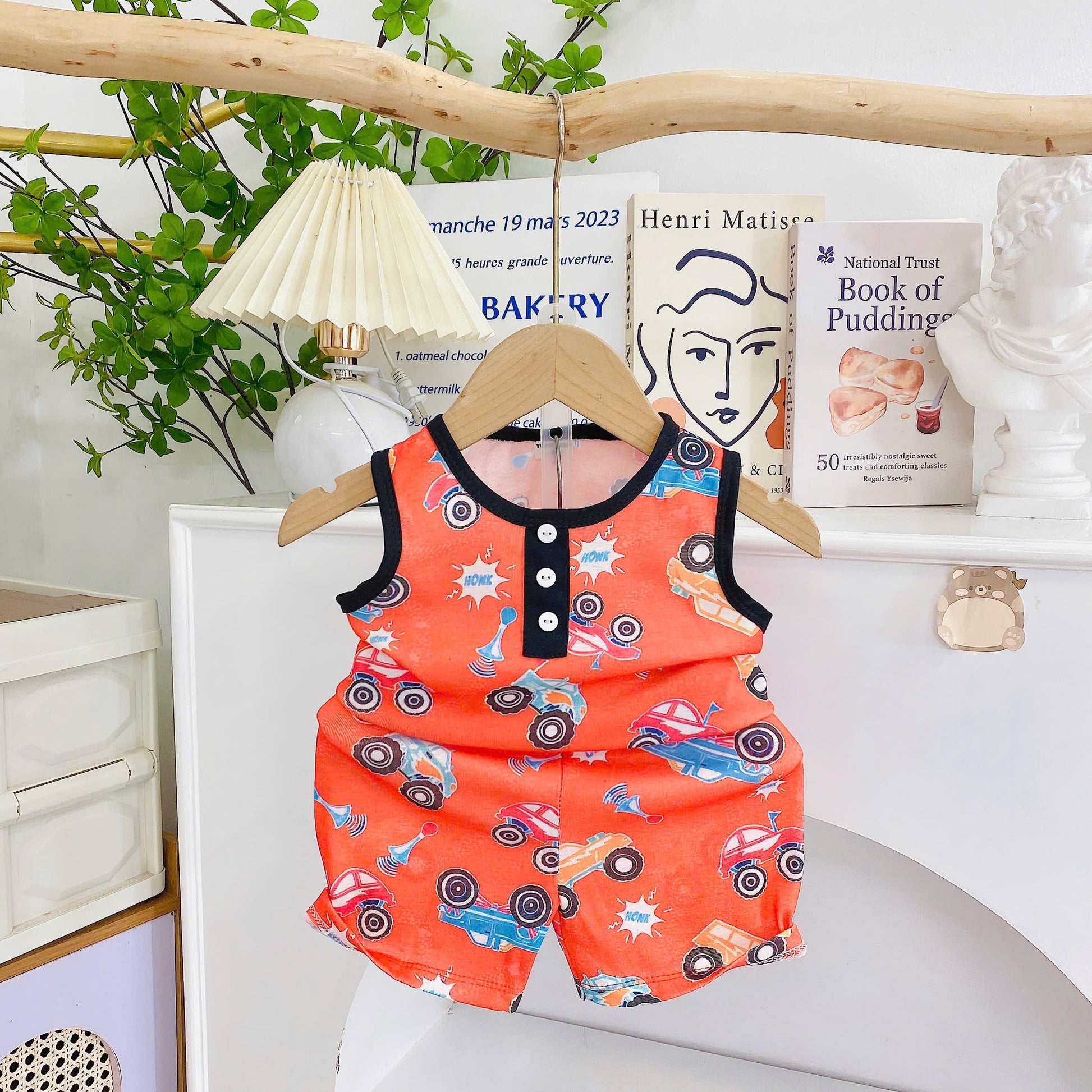 Yuzzin Sleeveless Playset with Button Detailed