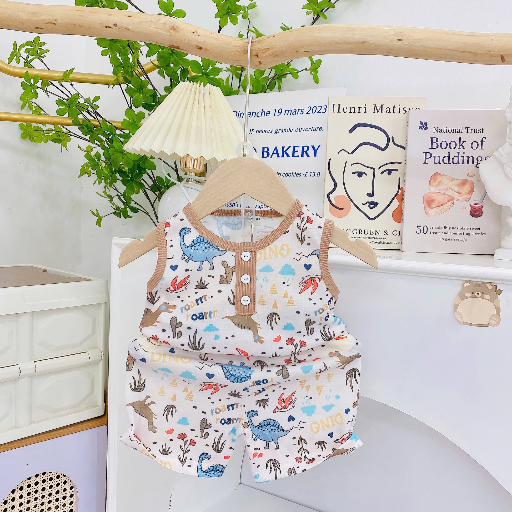 Yuzzin Sleeveless Playset with Button Detailed