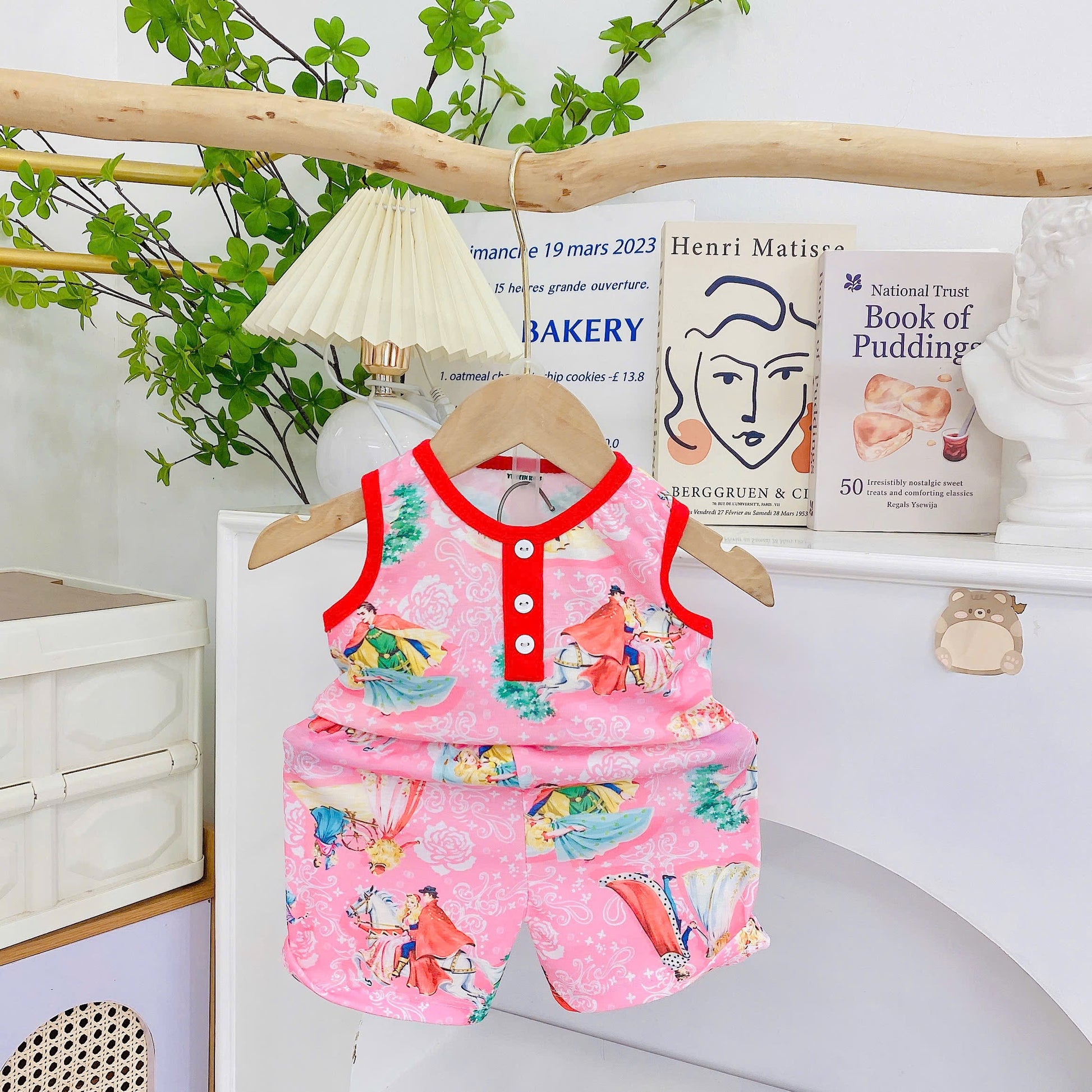 Yuzzin Sleeveless Playset with Button Detailed