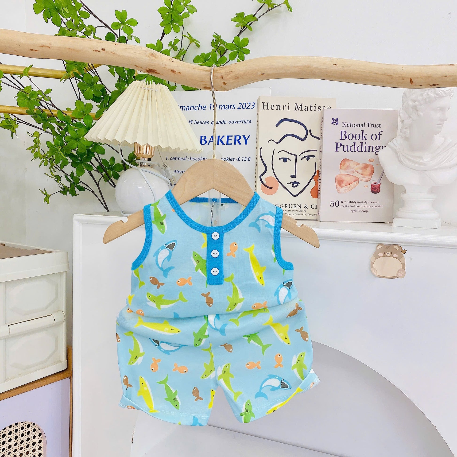 Yuzzin Sleeveless Playset with Button Detailed