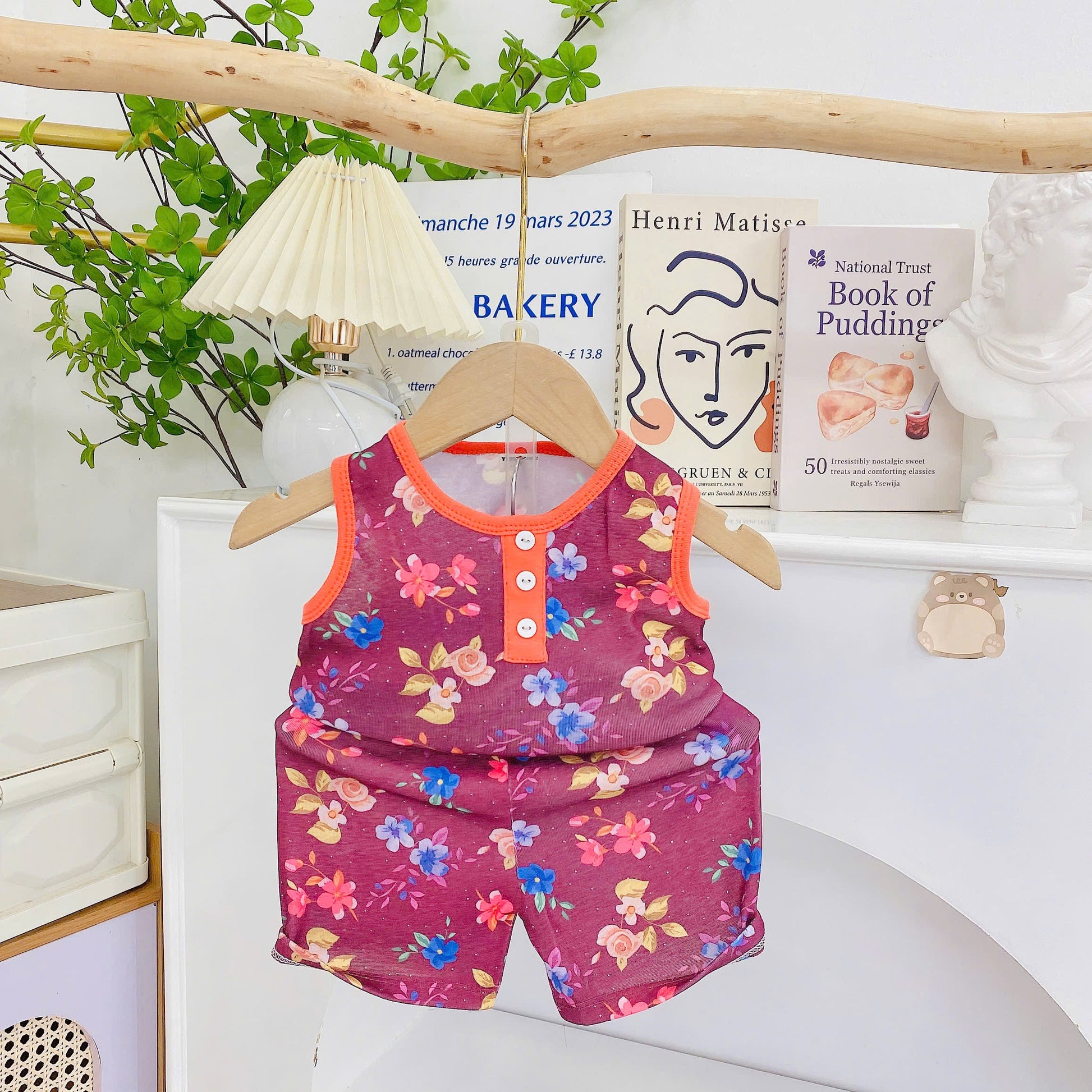 Yuzzin Sleeveless Playset with Button Detailed