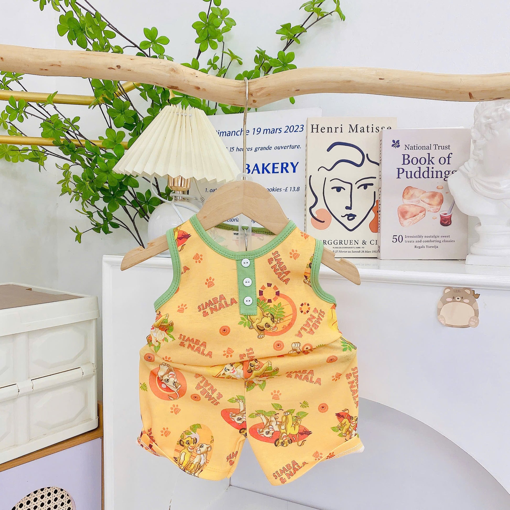 Yuzzin Sleeveless Playset with Button Detailed