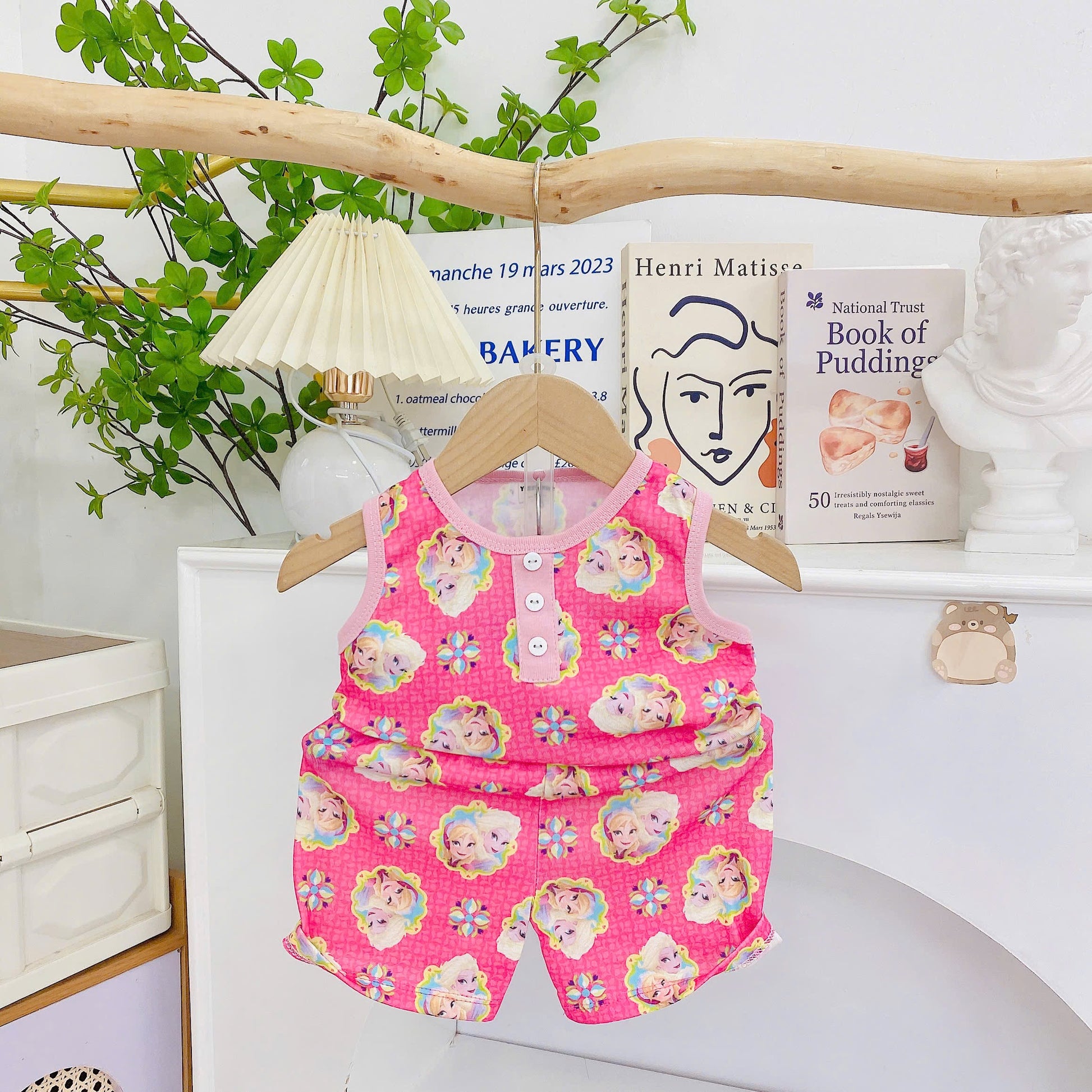 Yuzzin Sleeveless Playset with Button Detailed