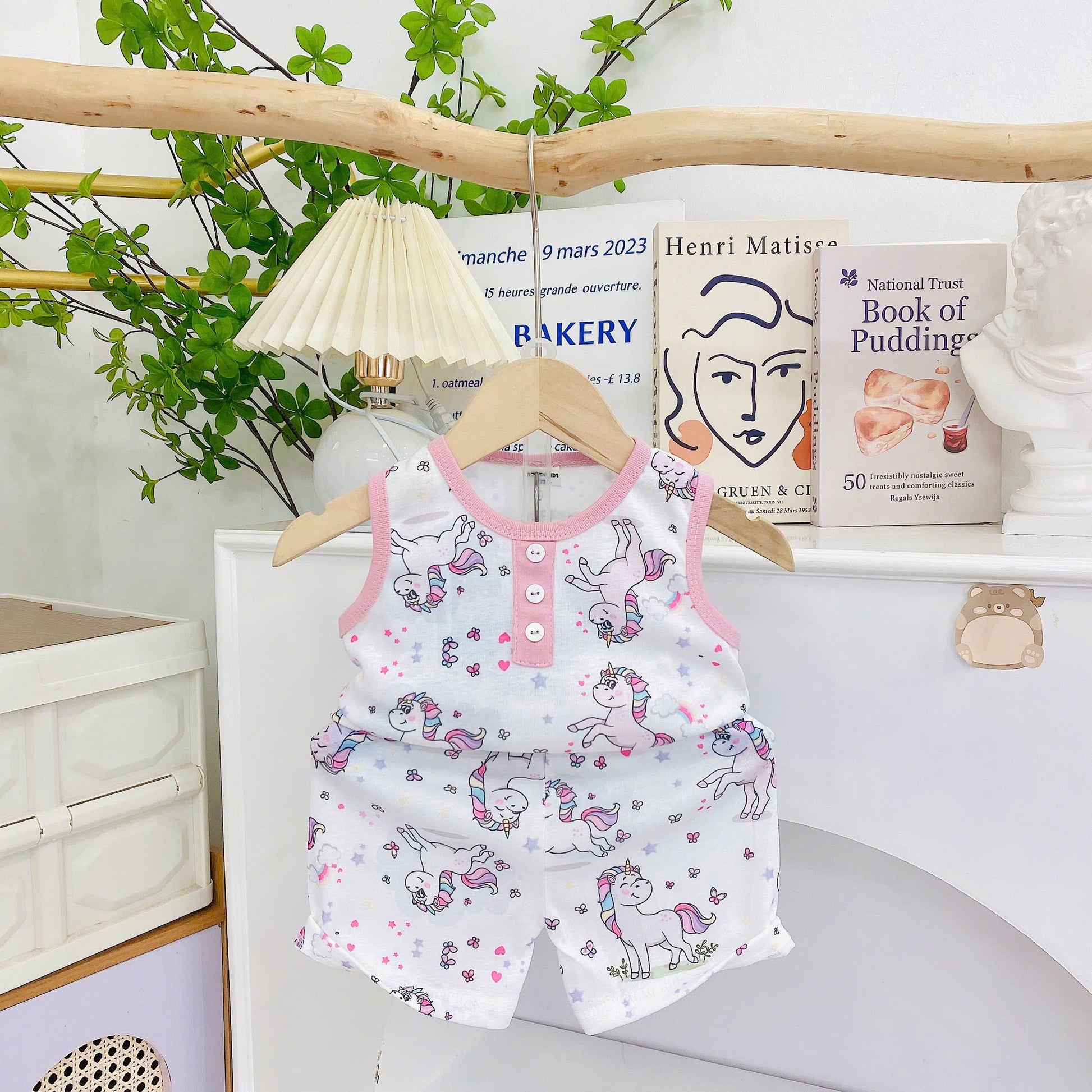 Yuzzin Sleeveless Playset with Button Detailed