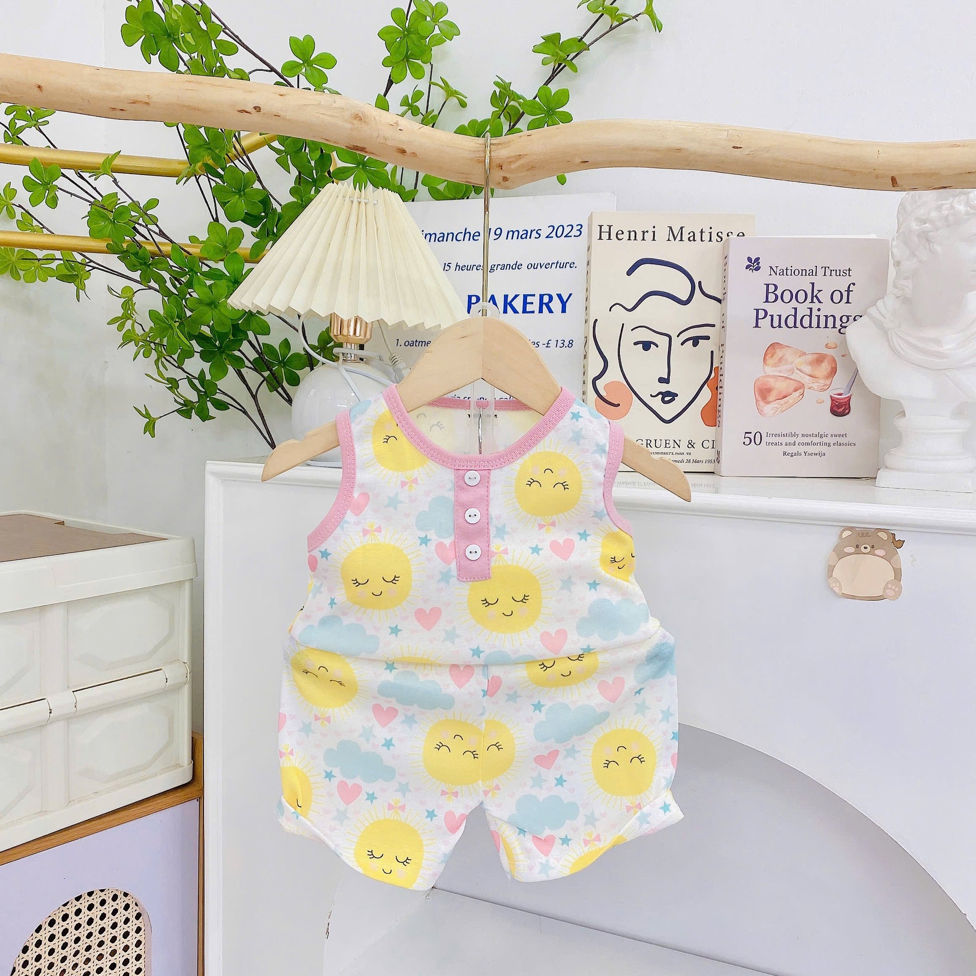 Yuzzin Sleeveless Playset with Button Detailed