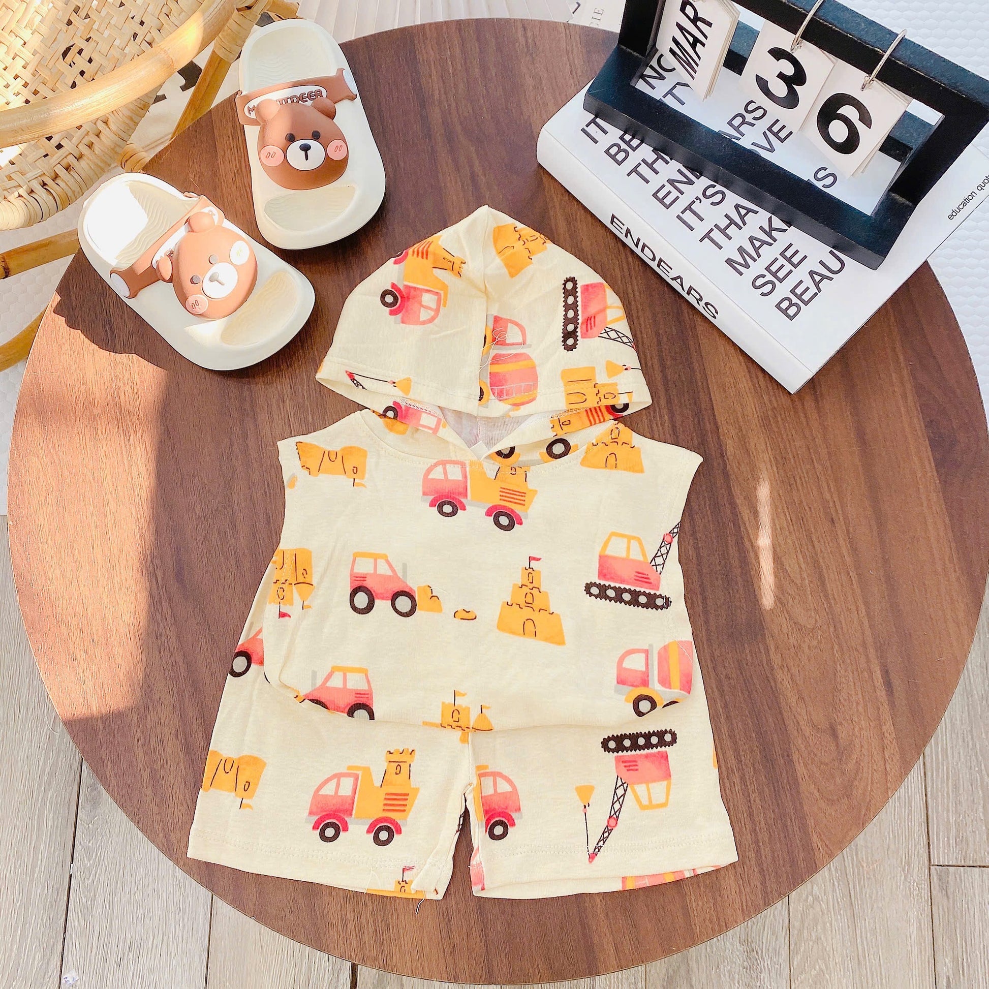 Sleeveless Hoodie Play time set