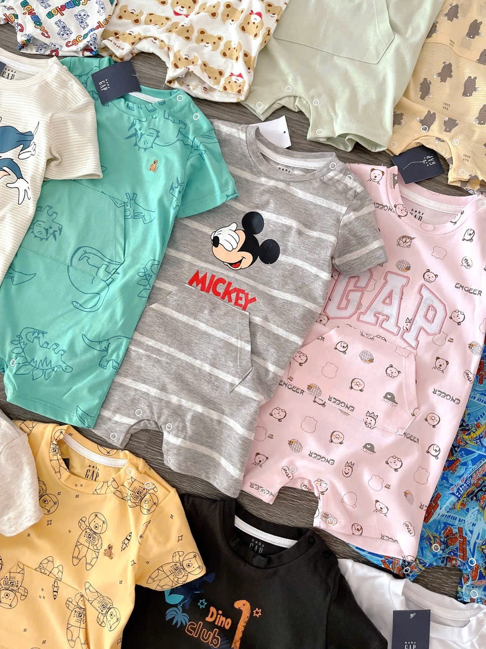 Authentic Gap Flatleg with Kangaroo Pouch