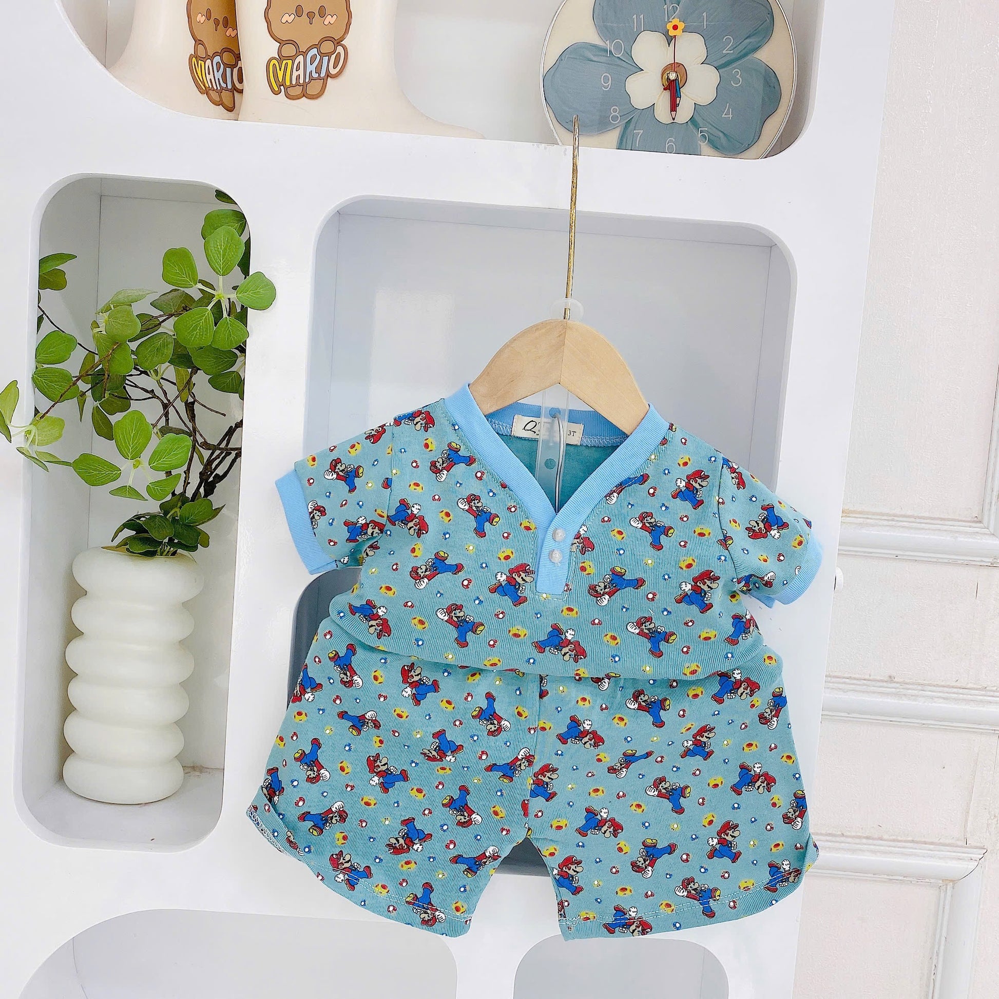 QT Breezy Playset With Button Details