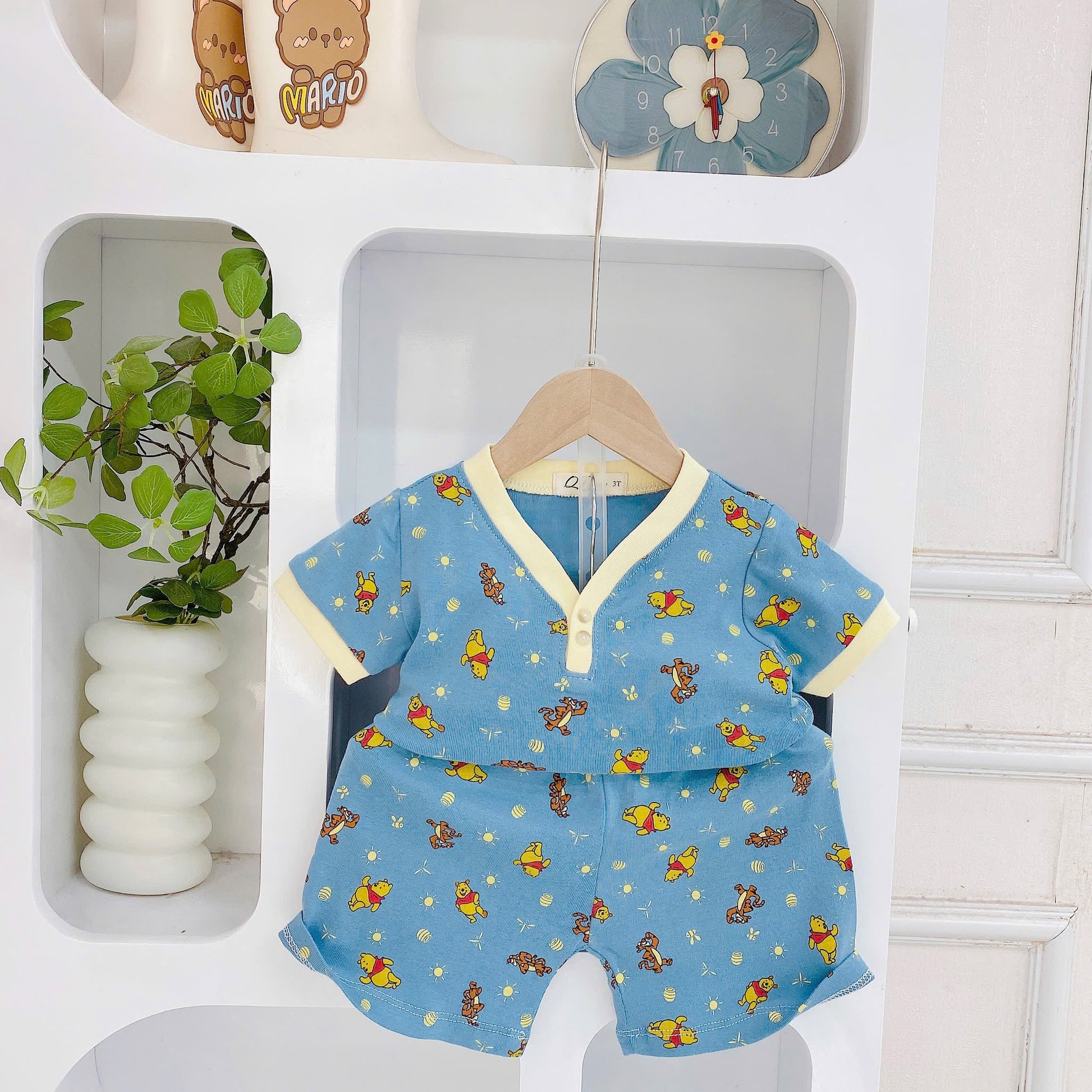 QT Breezy Playset With Button Details