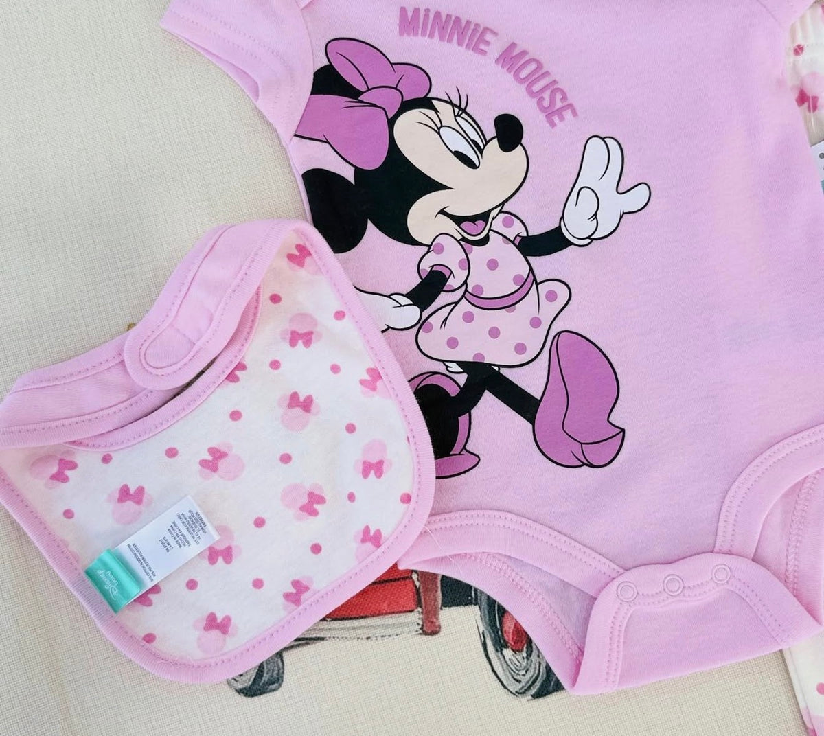 Hanger 3pc Set with Bib