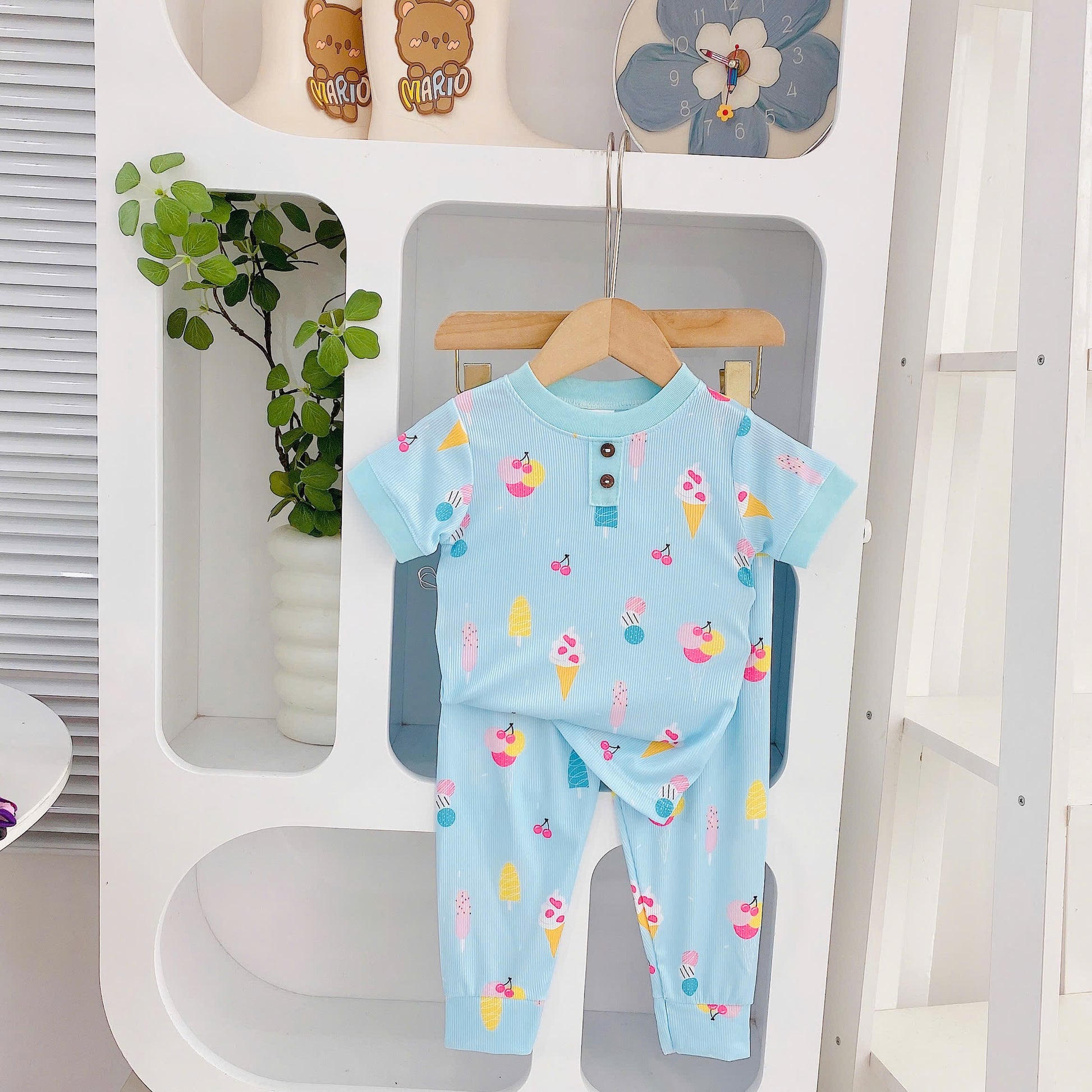 Yuzzin Pyjamas with Button detailed