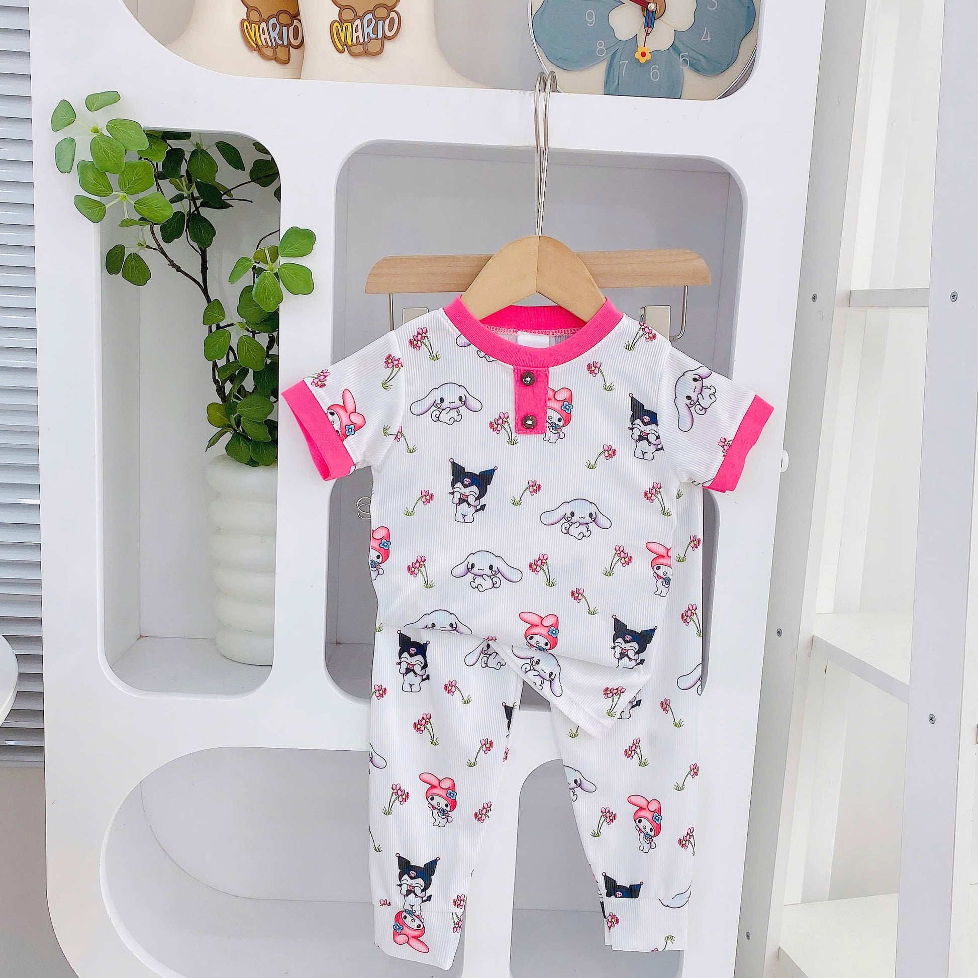 Yuzzin Pyjamas with Button detailed